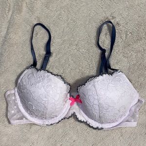 Victoria Secret Lace Bra 32C